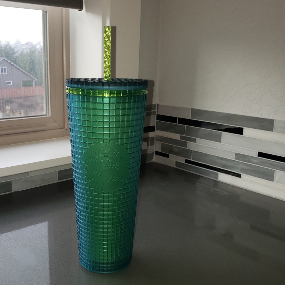 Starbucks 2022 Valentines day release grid venti tumbler